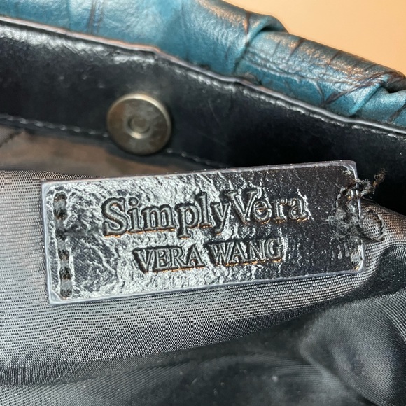 SOLD- Vera Wang hand bag - Picture 4 of 4